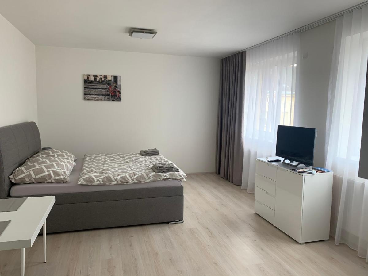 Modern Apartment In The City Center Plzeň Exterior foto
