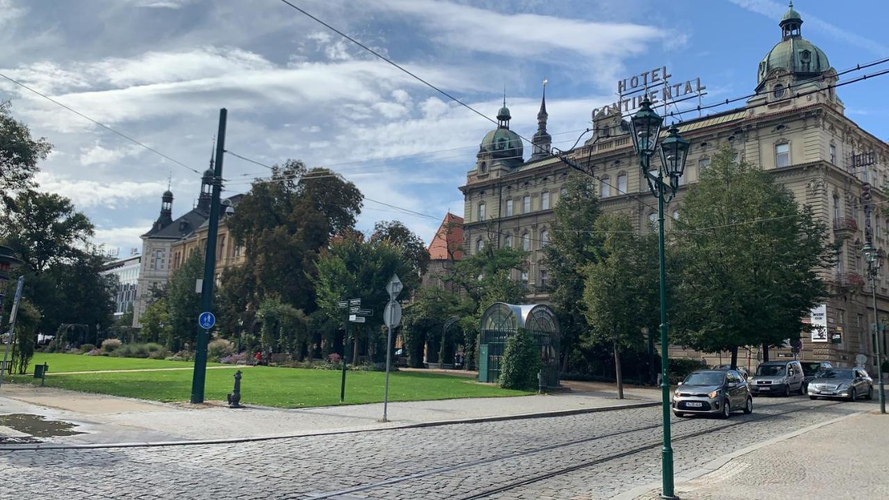Modern Apartment In The City Center Plzeň Exterior foto